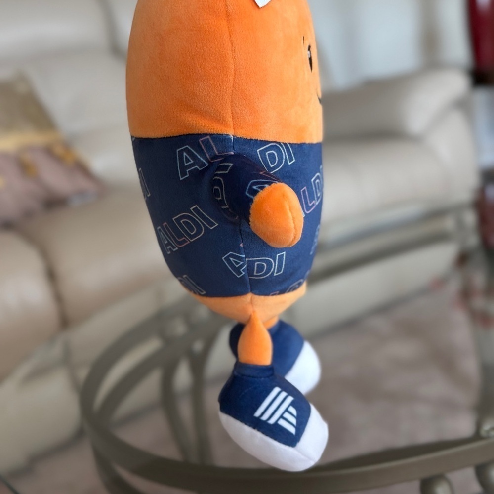 “Kevin the Carrot” - Aldi | Orange Stuffed Toy - Picture 5 of 7